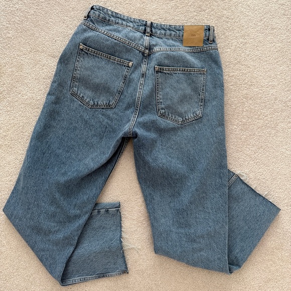 Zara Blue Cropped Ankle Jeans - Picture 4 of 5